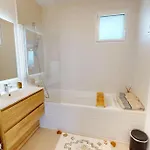 Spendide Confort, Archipel T4 En Bord De Plage, Avec Grande Terrasse Amenagee,spa Et Parking Prive