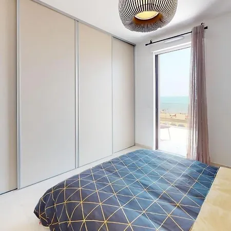 Spendide Confort, Archipel T4 En Bord De Plage, Avec Grande Terrasse Amenagee,spa Et Parking Prive Apartment